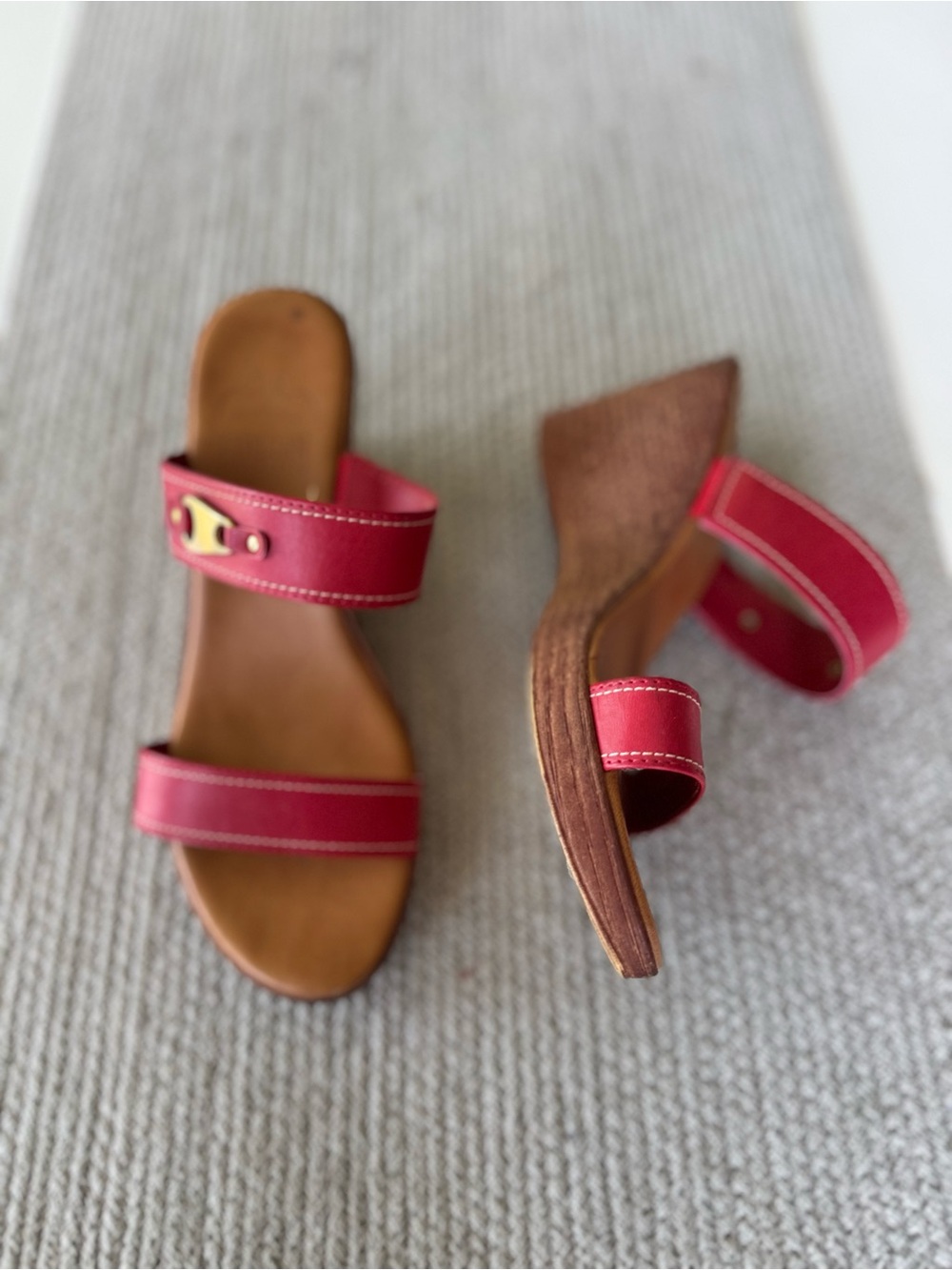 Italian Shoemakers Red Fabric Double-Strap Wedge Sandal with Gold Detail Sz 8.5